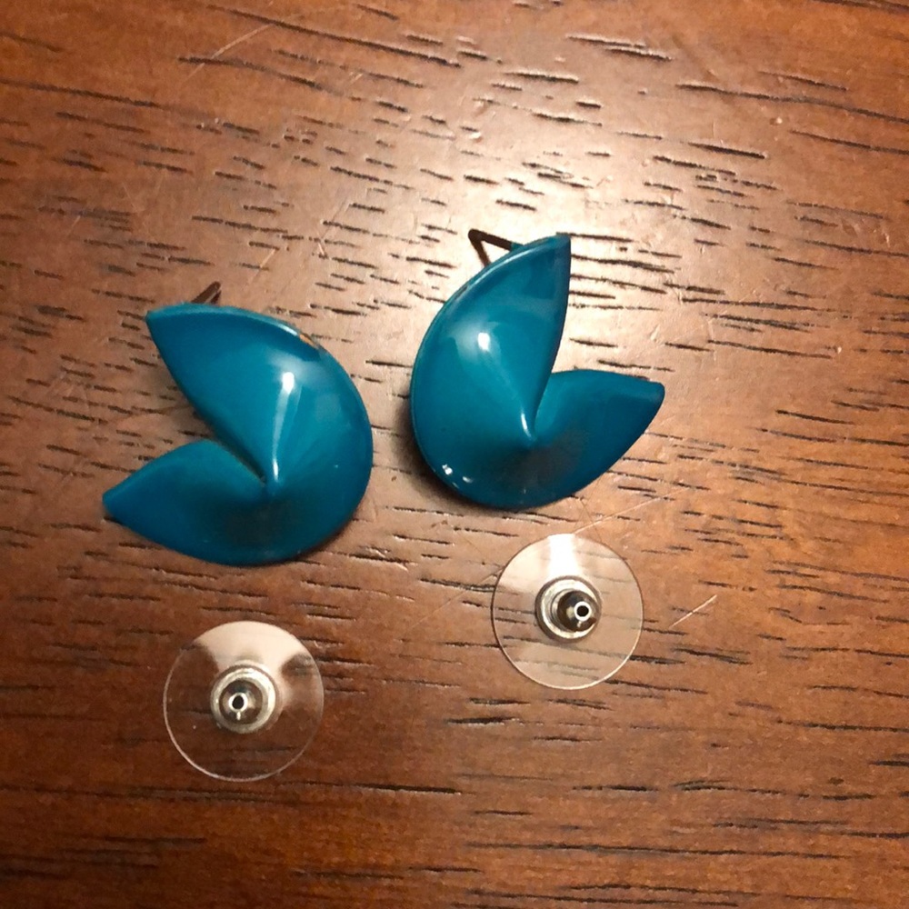 🦋 Metal fortune cookie post earrings🦋